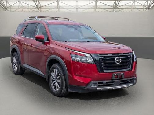 2022 Nissan Pathfinder SL 4WD