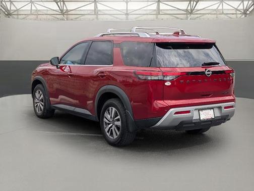 2022 Nissan Pathfinder SL 4WD
