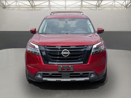 2022 Nissan Pathfinder SL 4WD