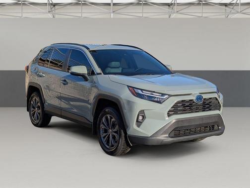 2022 Toyota RAV4 Hybrid XLE Premium