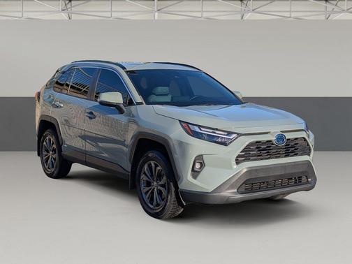 2022 Toyota RAV4 Hybrid XLE Premium