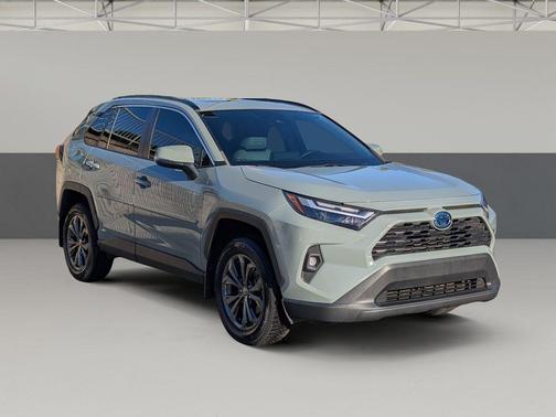 2022 Toyota RAV4 Hybrid XLE Premium
