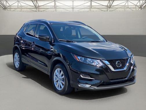2022 Nissan Rogue Sport SV