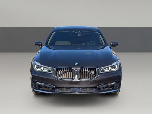 2017 BMW 750 I