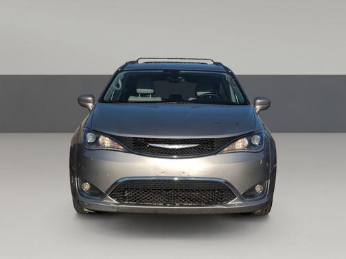 2018 Chrysler Pacifica Touring-L
