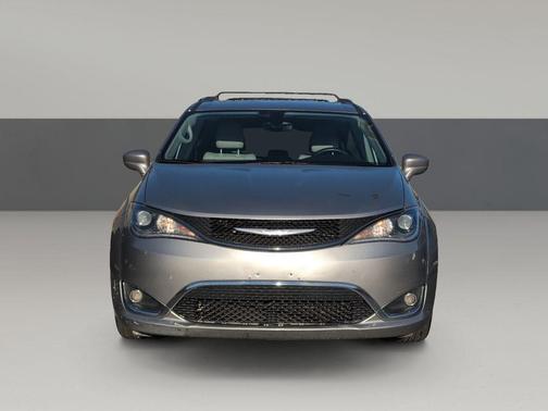 2018 Chrysler Pacifica Touring-L