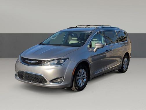 2018 Chrysler Pacifica Touring-L