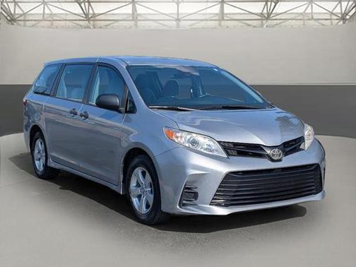 2018 Toyota Sienna SE