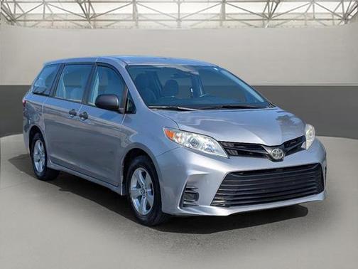 2018 Toyota Sienna SE