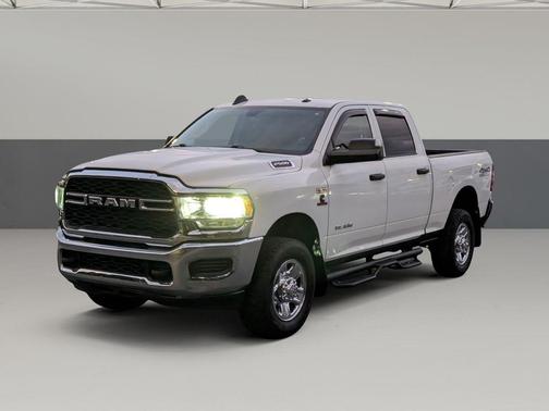 2019 RAM 2500 Tradesman Crew Cab 4x4 6'4' Box
