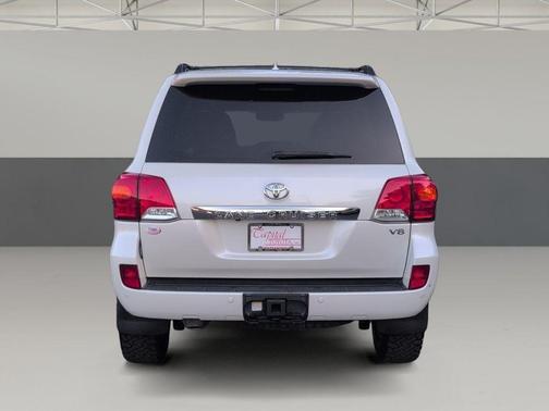 2015 Toyota Land Cruiser Base