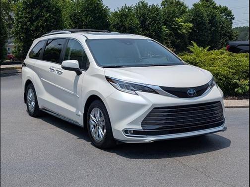 2021 Toyota Sienna Limited 7-Passenger