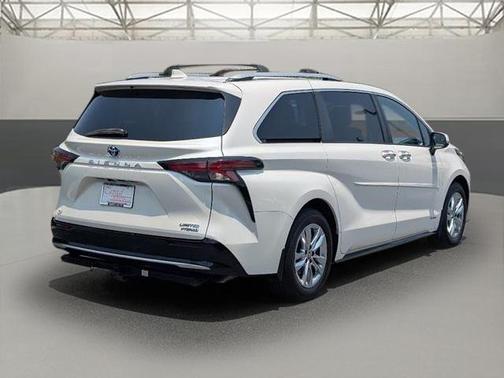 2021 Toyota Sienna Limited 7-Passenger