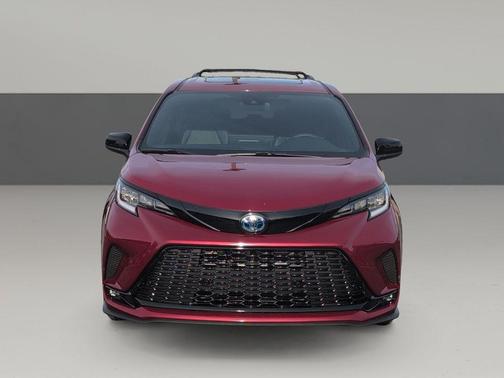 2025 Toyota Sienna XSE 7 Passenger