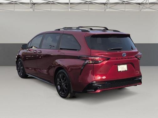 2025 Toyota Sienna XSE 7 Passenger