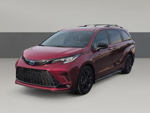 2025 Toyota Sienna XSE 7 Passenger