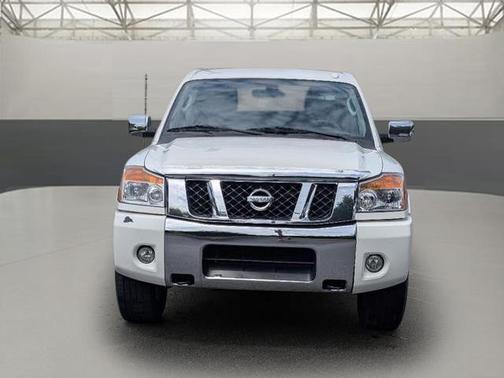 2010 Nissan Titan LE
