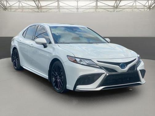 2024 Toyota Camry Hybrid SE
