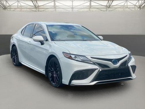 2024 Toyota Camry Hybrid SE