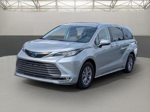 2022 Toyota Sienna XLE 7 Passenger