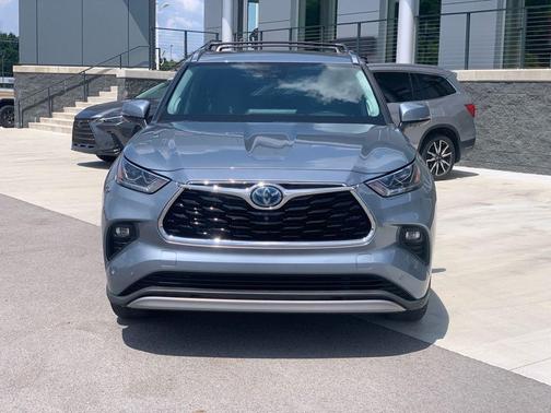 2021 Toyota Highlander Hybrid Platinum