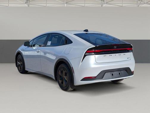 Wind Chill Prl 2026 Toyota Prius LE