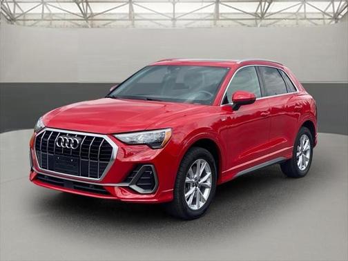 2022 Audi Q3 45 S line Premium