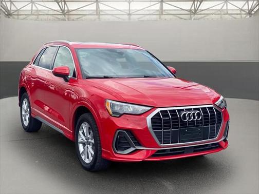 2022 Audi Q3 45 S line Premium