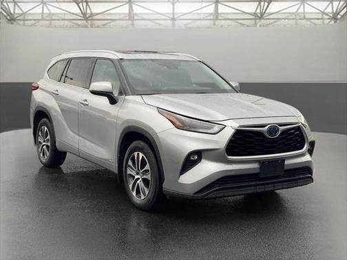 2022 Toyota Highlander Hybrid XLE