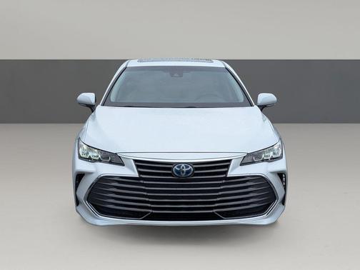 2021 Toyota Avalon Hybrid XLE Plus