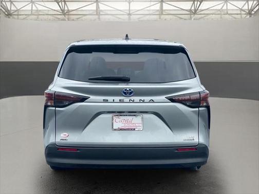 2023 Toyota Sienna LE