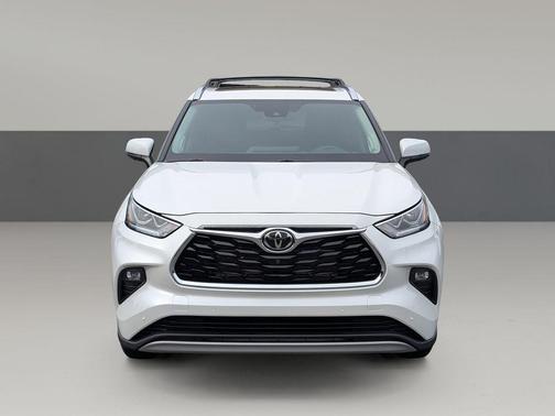 2025 Toyota Highlander Hybrid Platinum