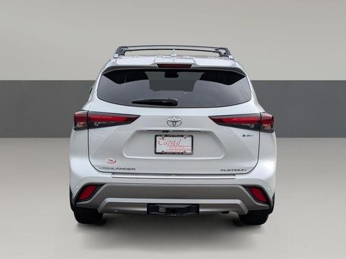 2025 Toyota Highlander Hybrid Platinum