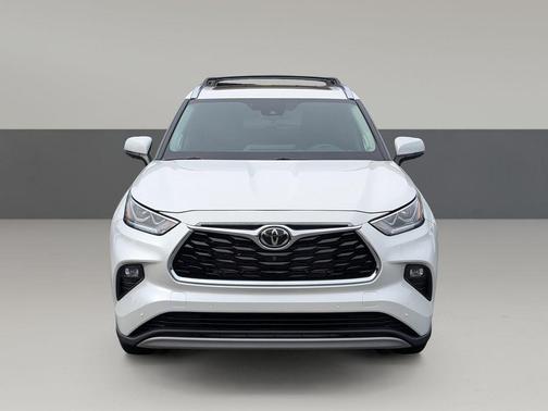 2025 Toyota Highlander Hybrid Platinum