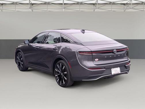 2024 Toyota Crown Platinum