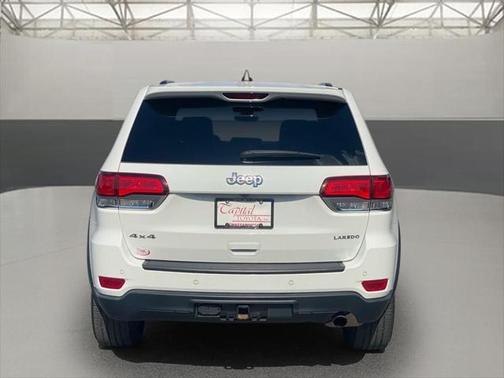 2022 Jeep Grand Cherokee Laredo
