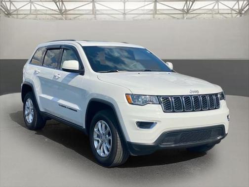 2022 Jeep Grand Cherokee Laredo