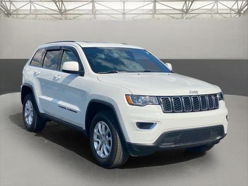 2022 Jeep Grand Cherokee Laredo