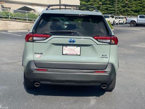 2021 Toyota RAV4 Hybrid XLE