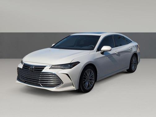 2019 Toyota Avalon XLE