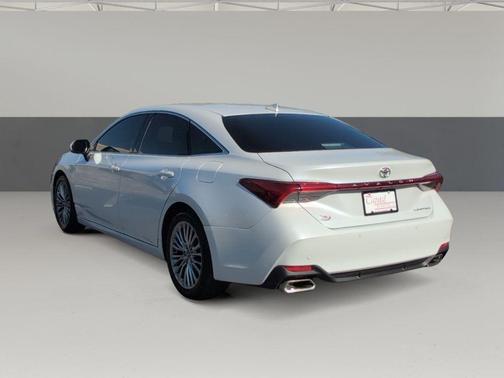 2019 Toyota Avalon XLE