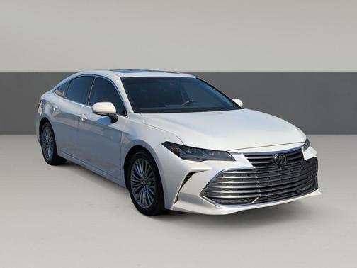 2019 Toyota Avalon XLE