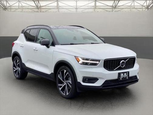 2020 Volvo XC40 T5 R-Design