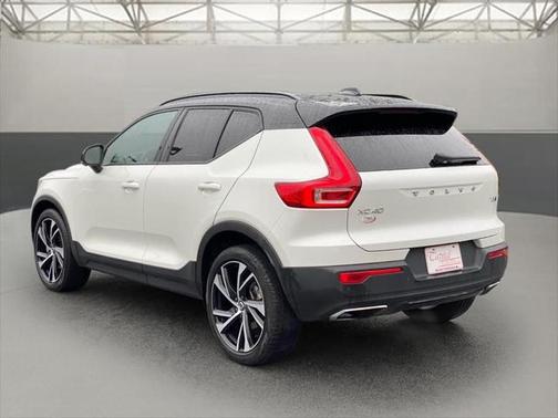 2020 Volvo XC40 T5 R-Design