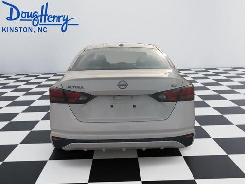 White 2023 Nissan Altima 2.5 SV