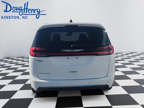 2024 Chrysler Pacifica Touring-L