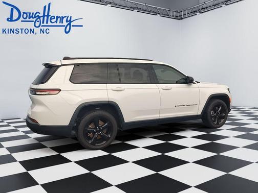 Bright White Clearcoat 2021 Jeep Grand Cherokee L Laredo