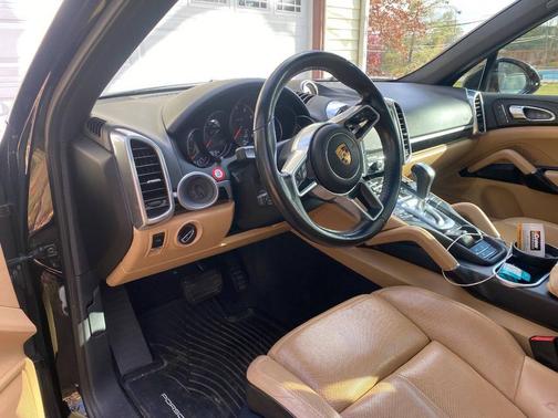 2016 Porsche Cayenne Cayenne