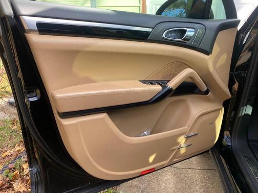 2016 Porsche Cayenne Cayenne