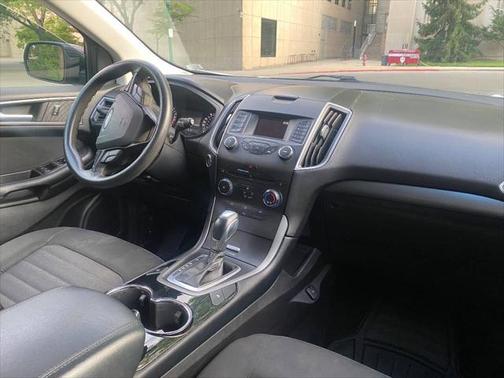 2018 Ford Edge SE